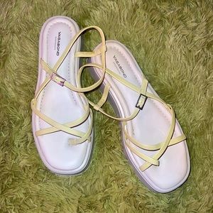 Vagabond Courtney Green/Yellowish Strappy Sandal. Unworn, no box.